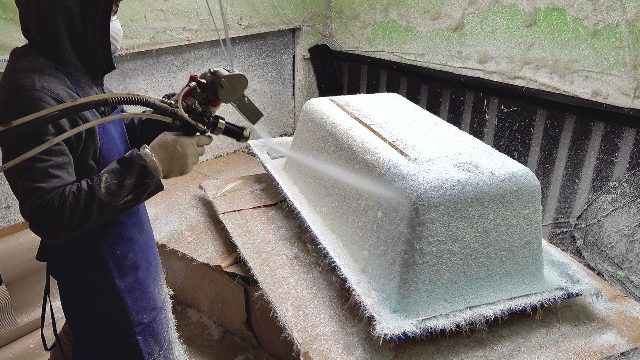 욕조를 대량생산하는 과정. 신기한 한국의 욕조 공장